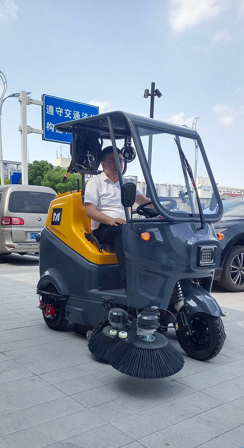 多功能清掃車,保潔清掃車,電動清掃車