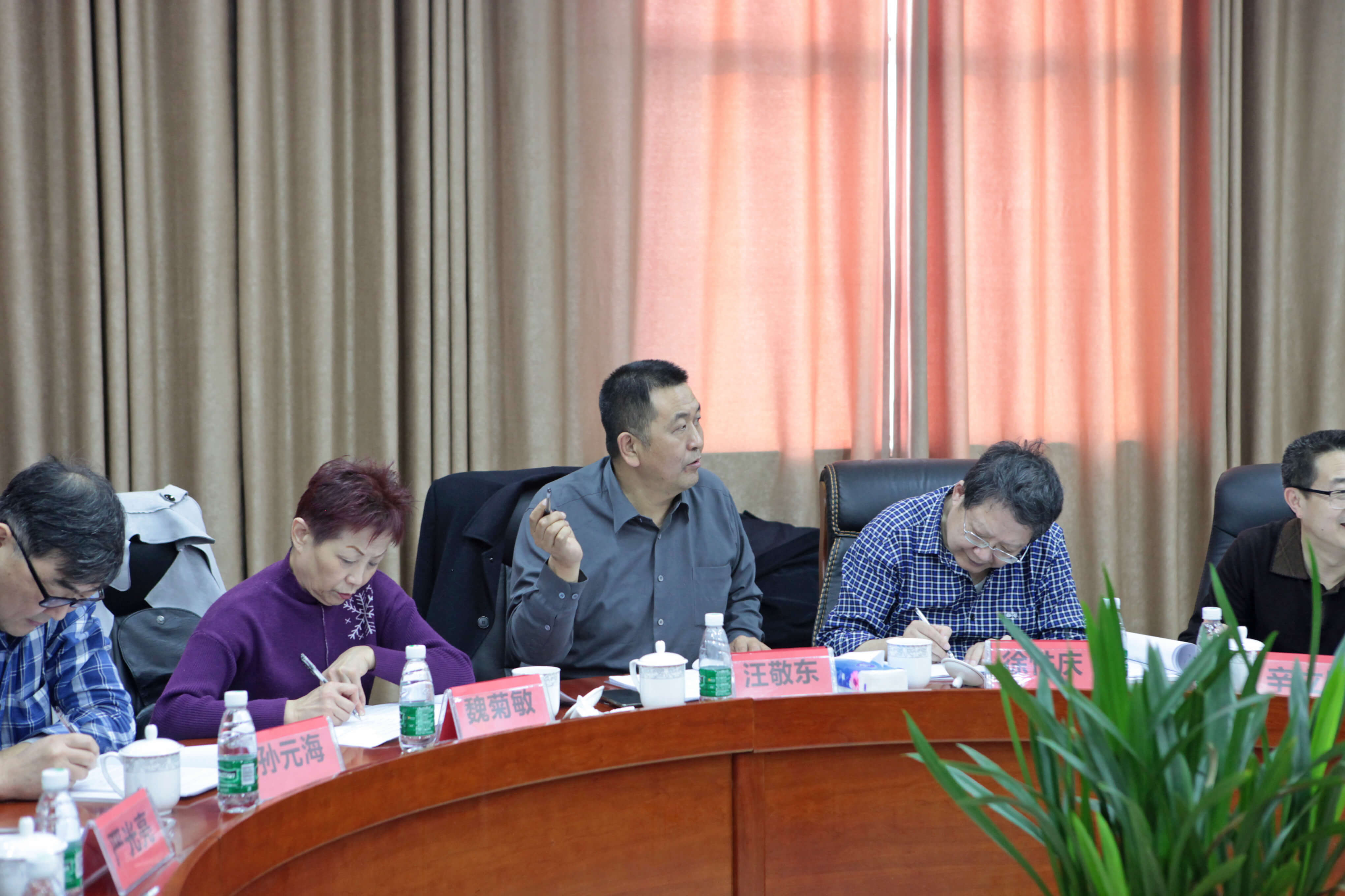 上海掃地車,保潔設備,小型四輪保潔機具