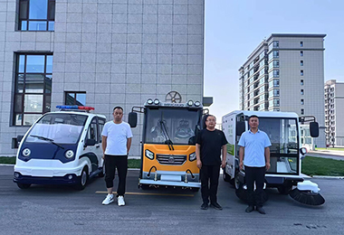長治壺化集團(tuán)四輪路面養(yǎng)護(hù)車MN-H51、240L四輪掃路車MN-S1800案例